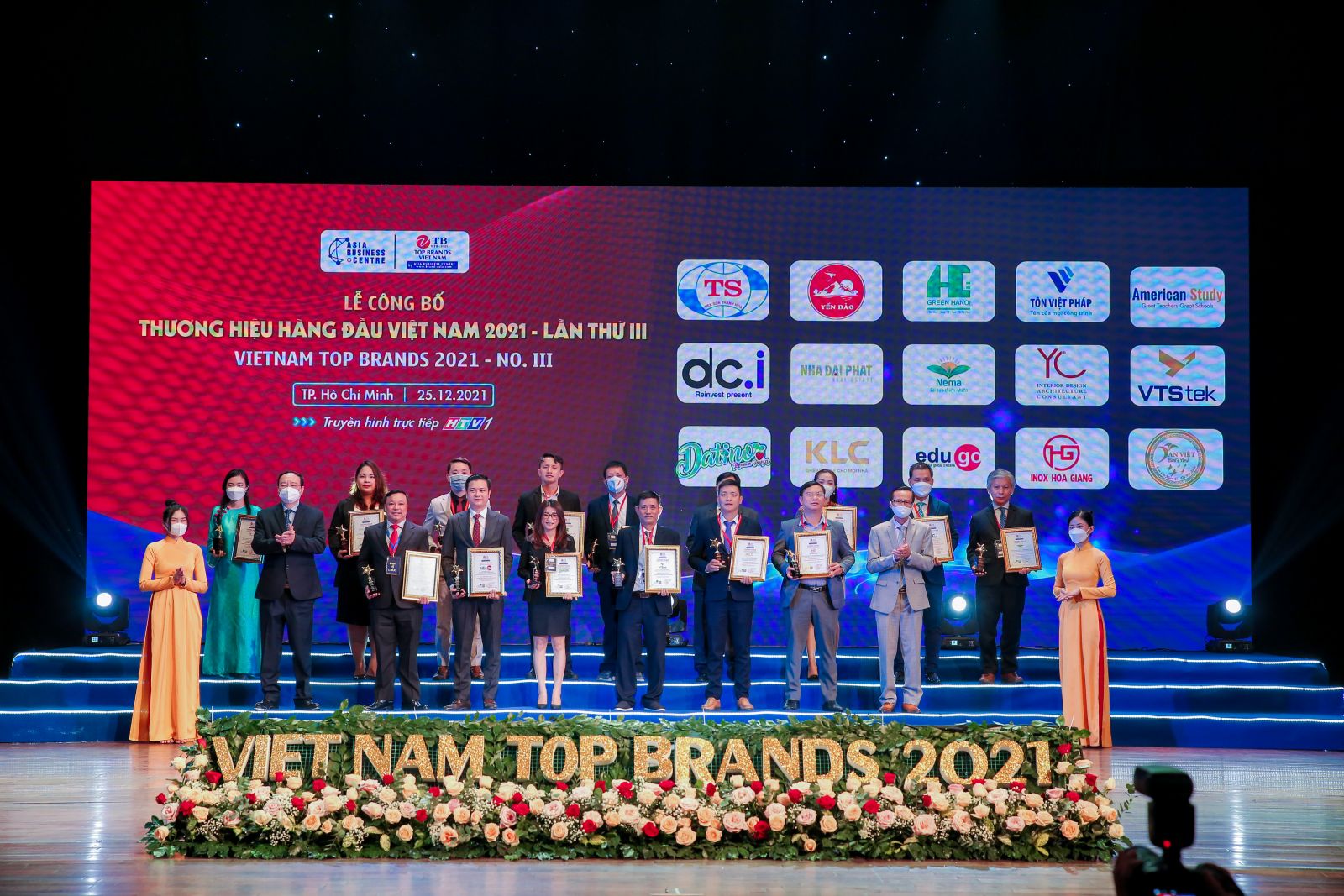 yến đảo nest đạt danh hiệu top 10 thương hiệu hàng đầu việt nam